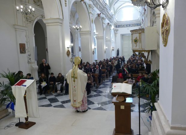 Grande accoglienza per il Vescovo a Monterosso Almo