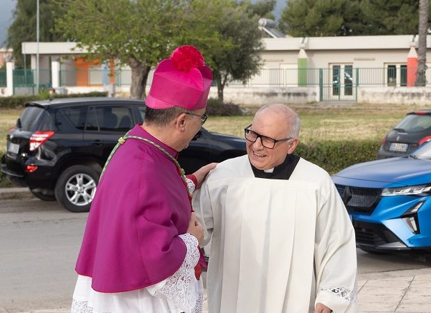 Il Vescovo in visita pastorale alla parrocchia Santi Apostoli di Comiso Domani alle 18.15 l’incontro con i cattolici ucraini di rito bizantino